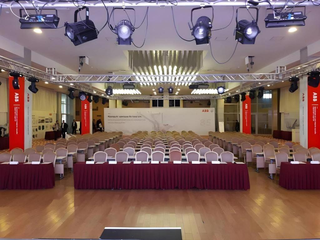 The Corporate Hotel And Convention Centre Oelan-bator Buitenkant foto