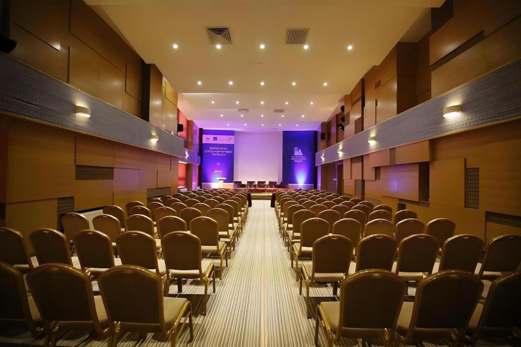 The Corporate Hotel And Convention Centre Oelan-bator Buitenkant foto