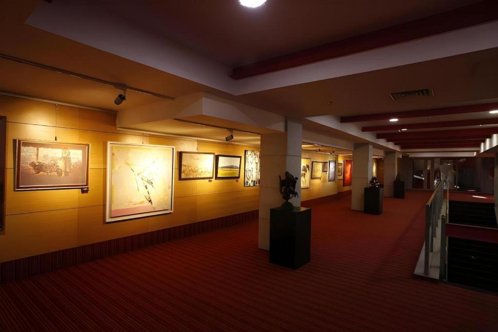 The Corporate Hotel And Convention Centre Oelan-bator Buitenkant foto